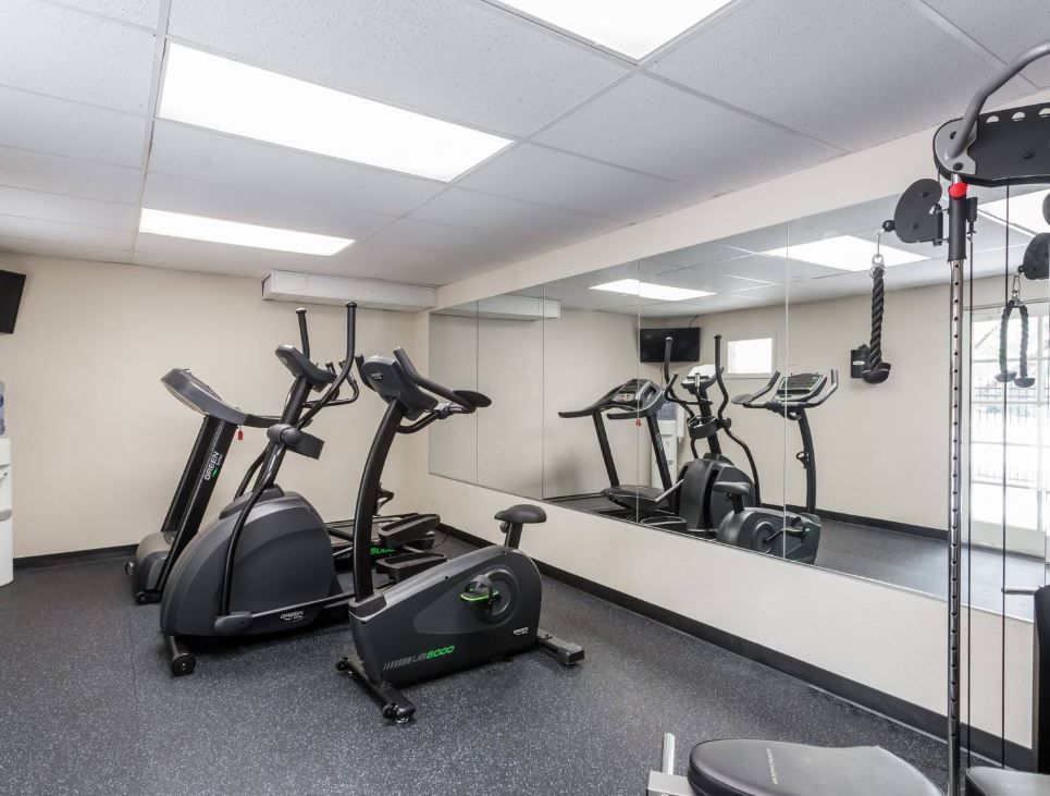 Hotel Available for Corporate Housing: 1425 S Tamiami Trl, Sarasota, FL 34239